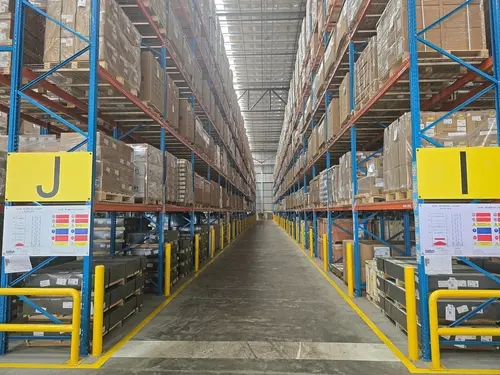 Full-service commercial warehousing at M&E Warehousing